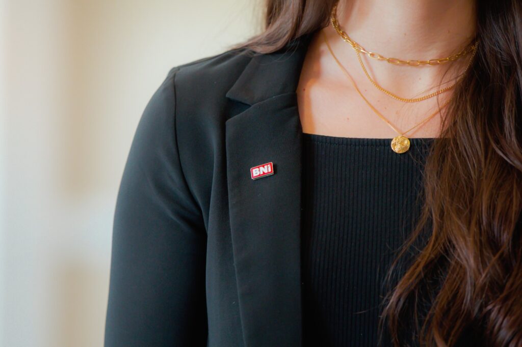 basvuru-sureci-bni-franchise-ceket-yakasi-logo-gorseli